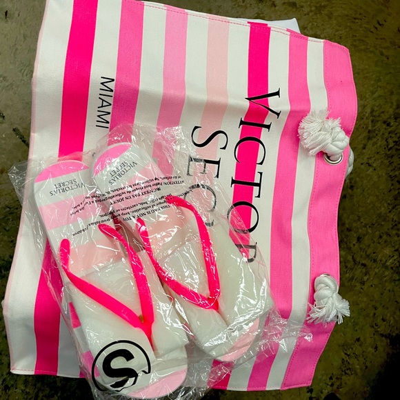 Victoria’s Secret Tote Bag and Flip Flops NWT. Size small. - Picture 2 of 6